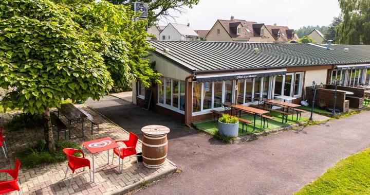 Restaurant Bar avec terrasse au bord de l'eau La Ferrière-aux-Étangs